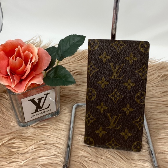 Louis Vuitton Handbags - Authentic Louis Vuitton vintage checkbook holder